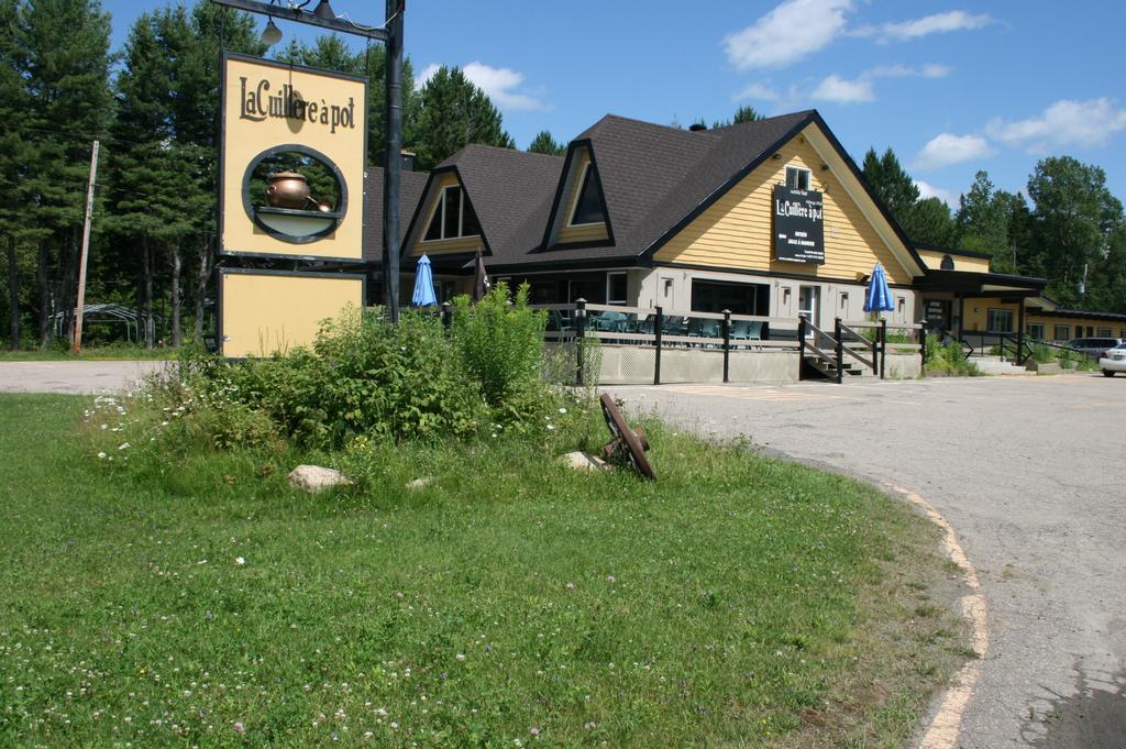 Hotel La Cuillere A Pot Saint-Donat-de-Montcalm Exteriér fotografie